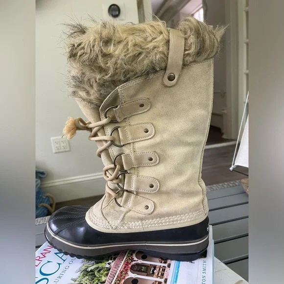 Sorel Boot Size 10 - Picture 4 of 9